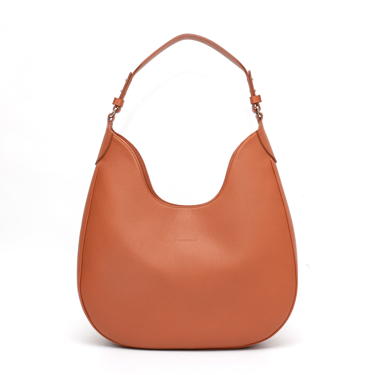 Cloe, borsa da spalla in morbida pelle martellata caramello, design a sacca con accessori metallici color argento, firmata Pianigiani Bags