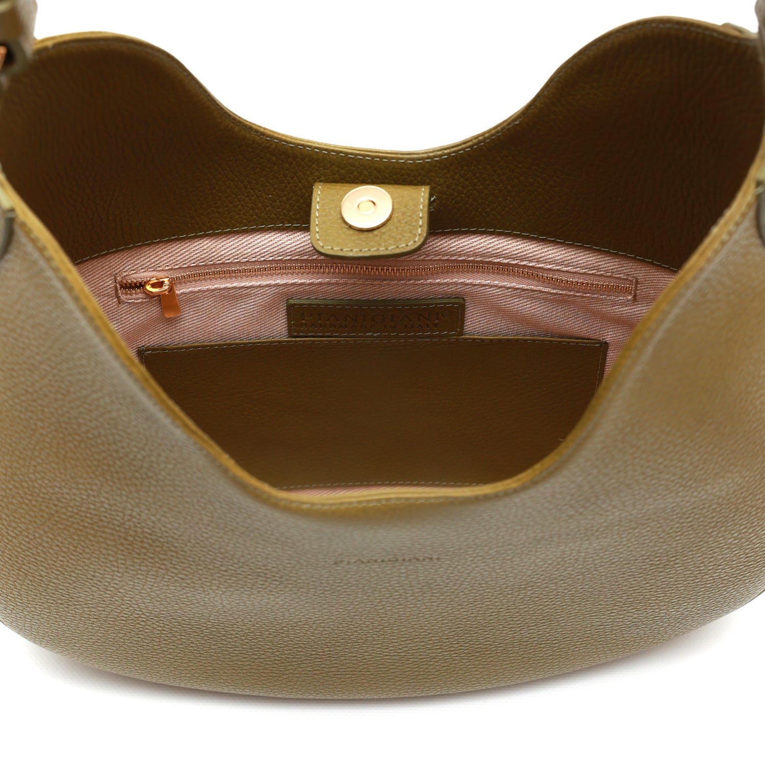 Cloe piccola, borsa da spalla in morbida pelle martellata verde, design a sacca con accessori metallici color oro,firmata Pianigiani Bags