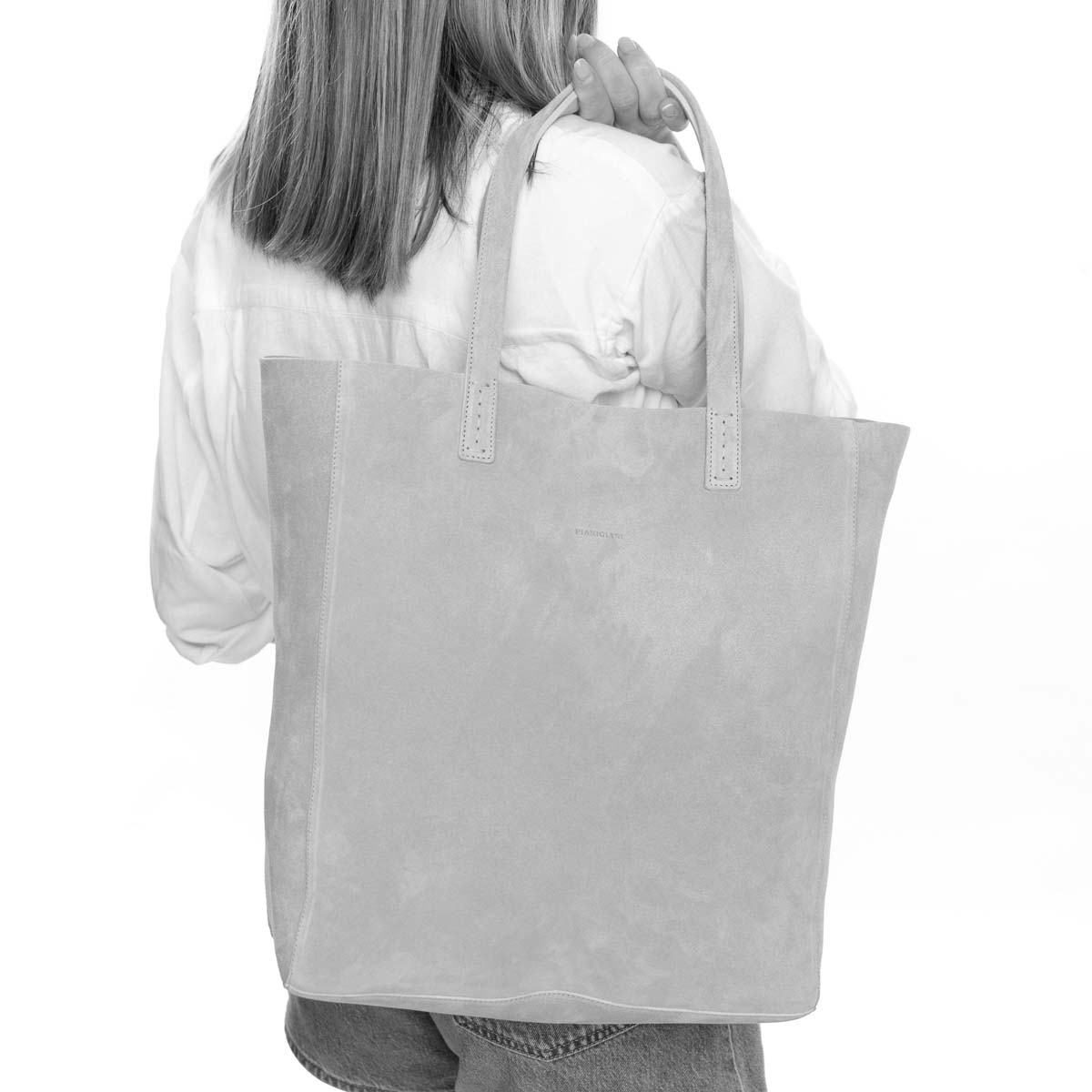 Soft, borsa da donna modello shopping in pelle scamosciata blu, realizzata e venduta da Pianigiani