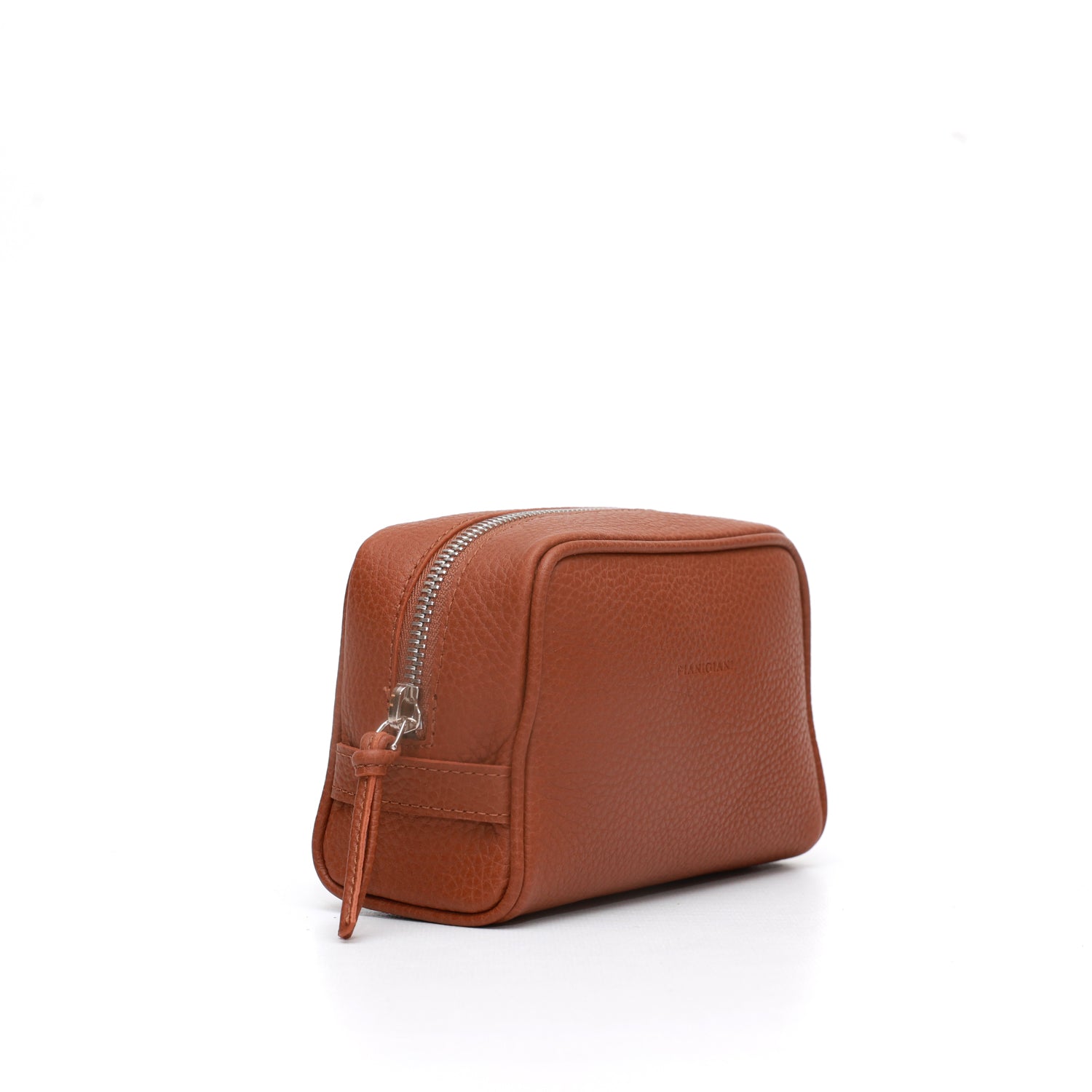 Ball piccola in pelle martellata marrone, pochette da viaggio e per uso quotidiano, realizzata da Pianigiani Bags.