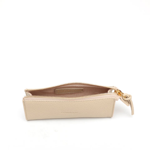 Beauty in pelle martellata beige, prodotta da Pianigiani Bags.