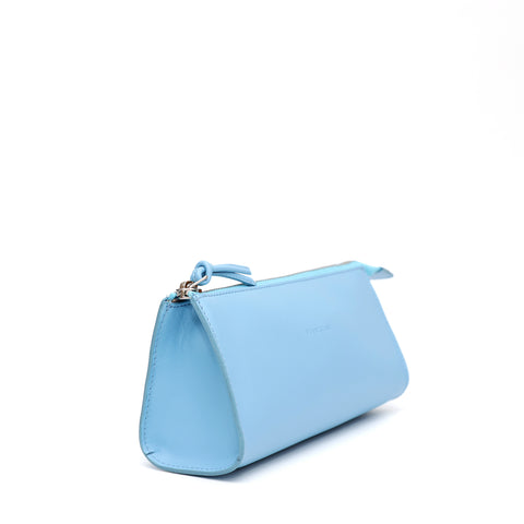 Beauty in pelle liscia celeste, prodotta da Pianigiani Bags