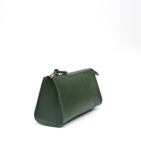 Beauty in pelle martellata verde, prodotta da Pianigiani Bags.