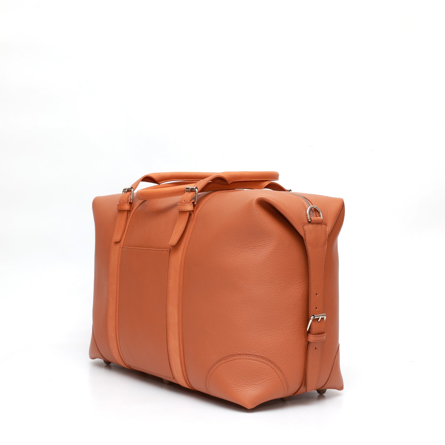 Borsone da viaggio taglia small, in pelle martellata marrone caramello e rifiniture in cuoio naturale, doppi manici a mano e tracolla regolare removibile. La fodera interna è in cotone beige. Prodotto da Pianigiani handmade leather bags in Italia.