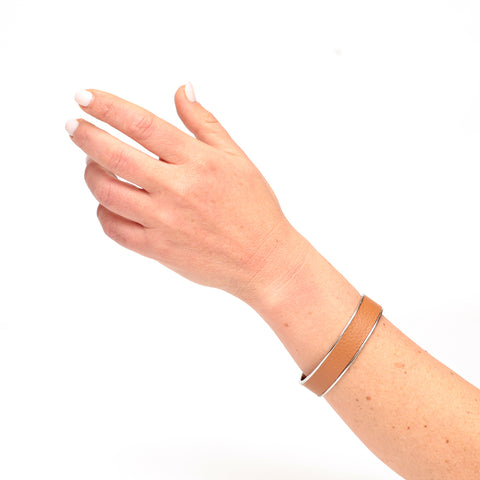 Bracciale rigido caramello