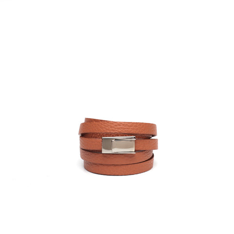 Bracciale multigiro in pelle caramello, prodotto da Pianigiani bags