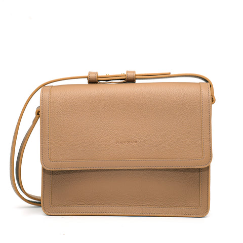 Cara bag grande, borsa da donna a tracolla in pelle martellata tortora, prodotta da Pianigiani Bags.