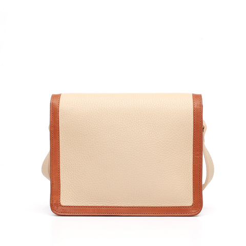 Cara bag piccola, borsa da donna a tracolla in pelle martellata beige e cuoio, prodotta da Pianigiani Bags.