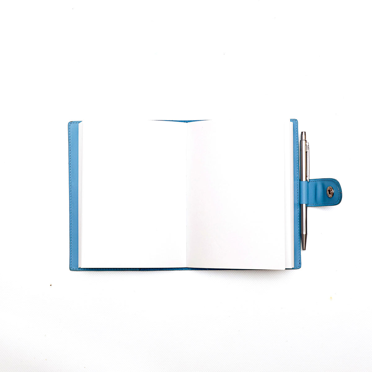 Diario piccolo in pelle azzurra, prodotto a mano da Pianigianibags