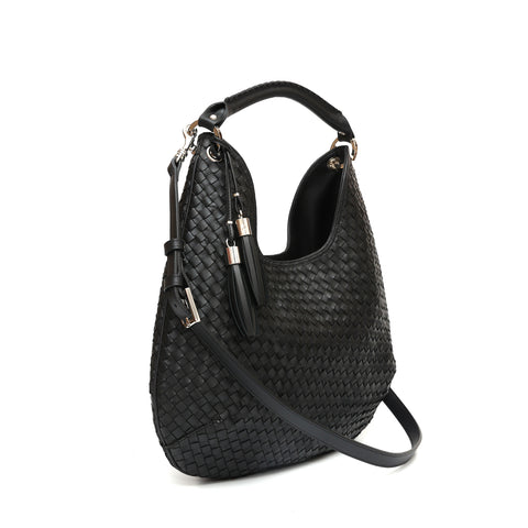 Lou, borsa da spalla in pelle intrecciata nera, prodotta e venduta da Pianigiani handmade leather bags.