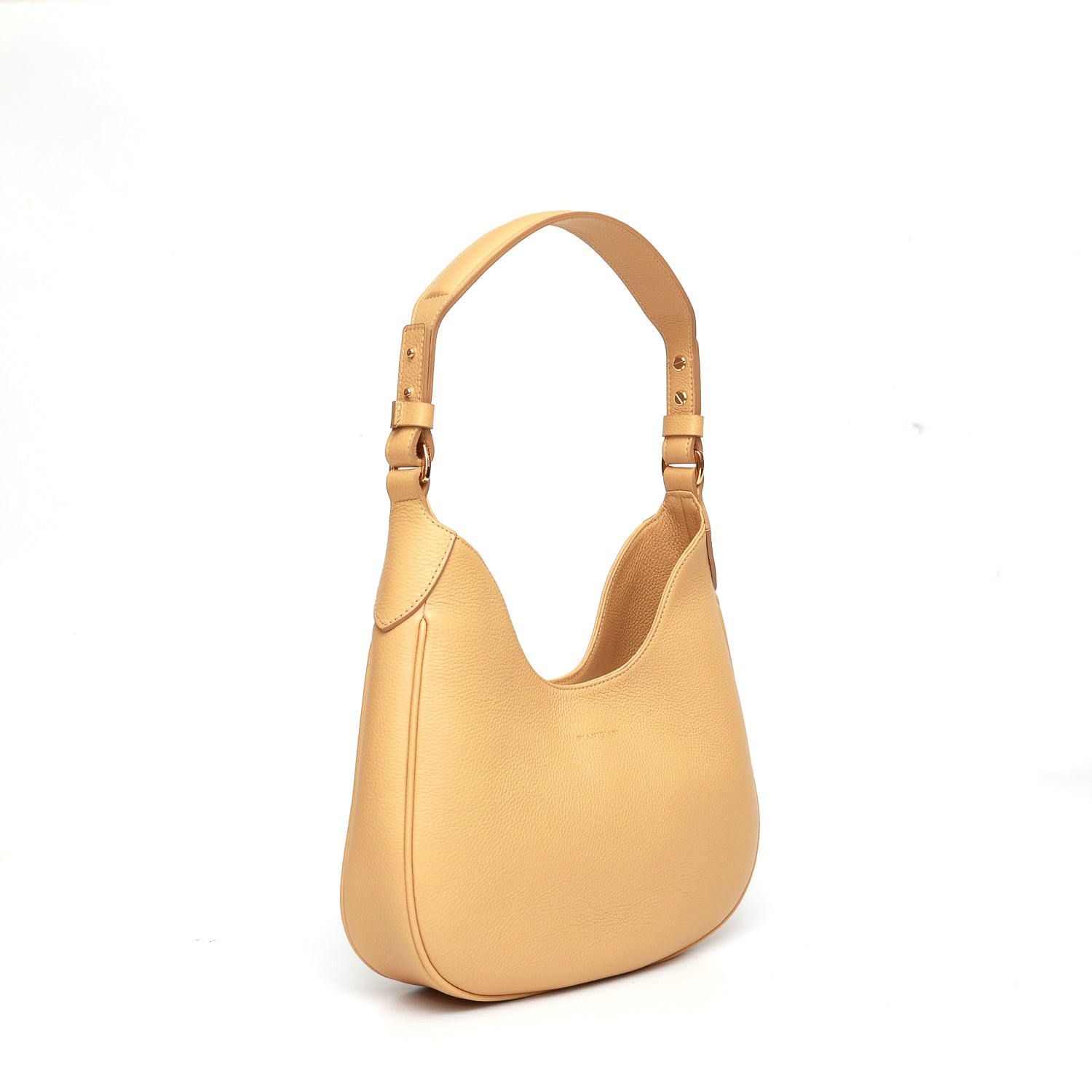 Mini Cloe borsa da spalla in morbida pelle martellata burro,design a sacca con accessori metallici color oro, firmata Pianigiani Bags.