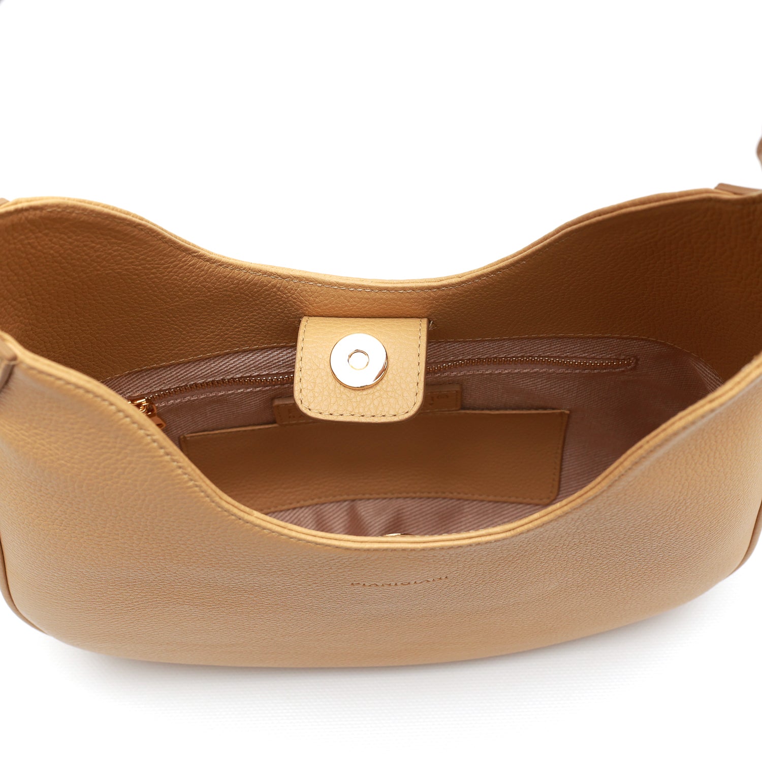 Mini Cloe borsa da spalla in morbida pelle martellata burro,design a sacca con accessori metallici color oro, firmata Pianigiani Bags.