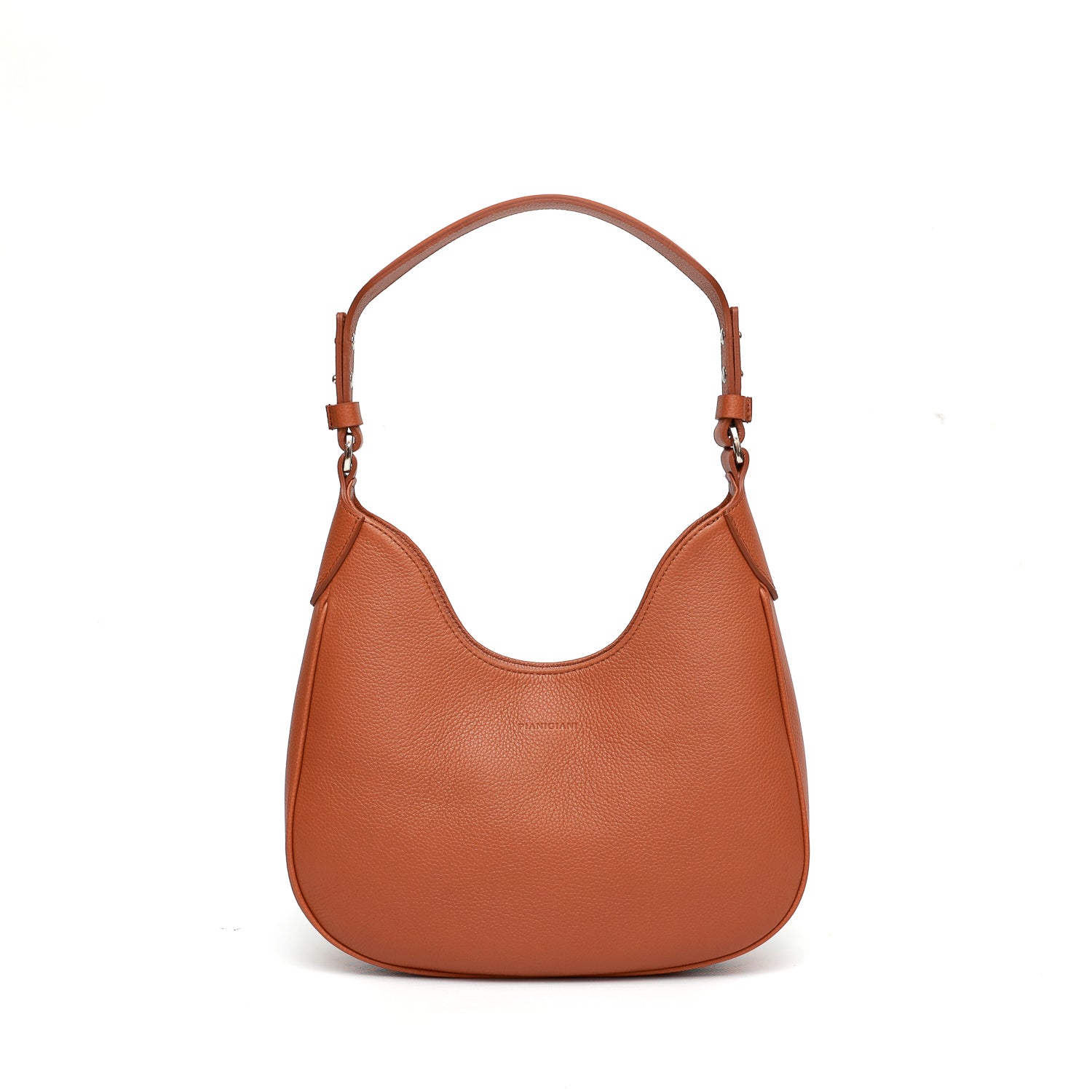 Mini Cloe borsa da spalla in morbida pelle martellata caramello,design a sacca con accessori metallici color argento, firmata Pianigiani Bags.