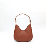 Mini Cloe borsa da spalla in morbida pelle martellata marrone, design a sacca con accessori metallici color argento, firmata Pianigiani Bags.