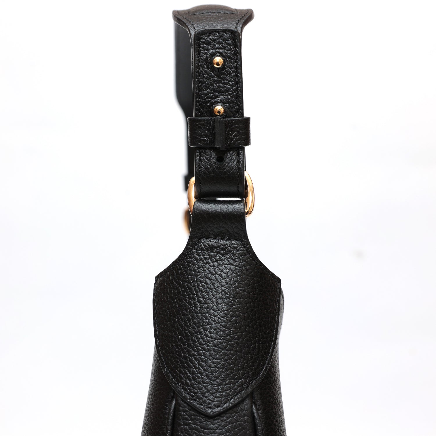 Mini Cloe borsa da spalla in morbida pelle martellata nera, design a sacca con accessori metallici color oro, firmata Pianigiani Bags.