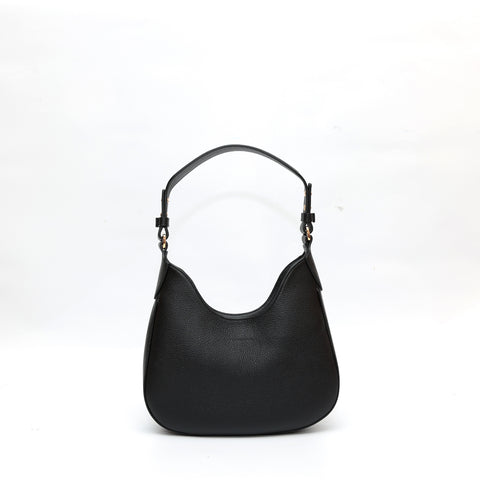 Mini Cloe borsa da spalla in morbida pelle martellata nera, design a sacca con accessori metallici color oro, firmata Pianigiani Bags.
