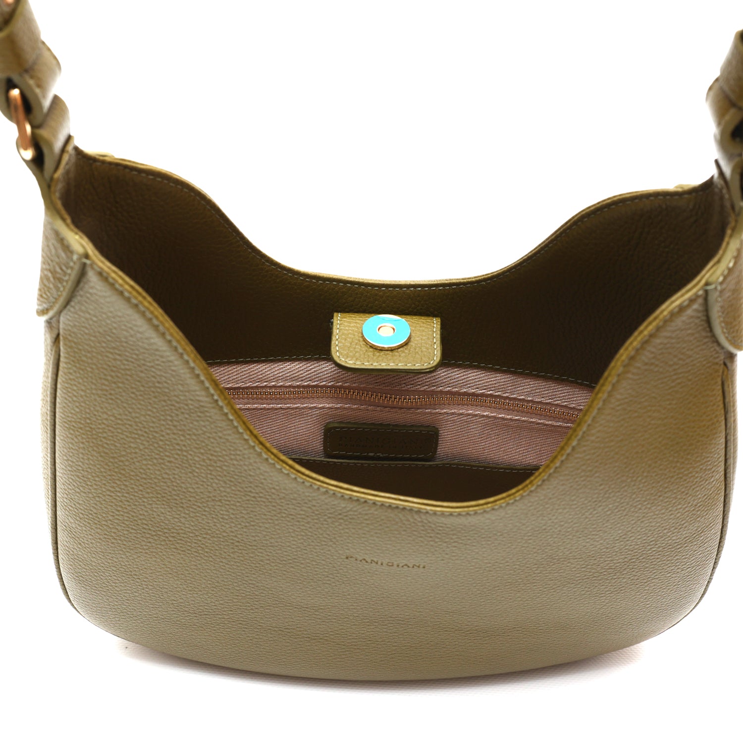 Mini Cloe borsa da spalla in morbida pelle martellata verde oliva, design a sacca con accessori metallici color oro, firmata Pianigiani Bags.