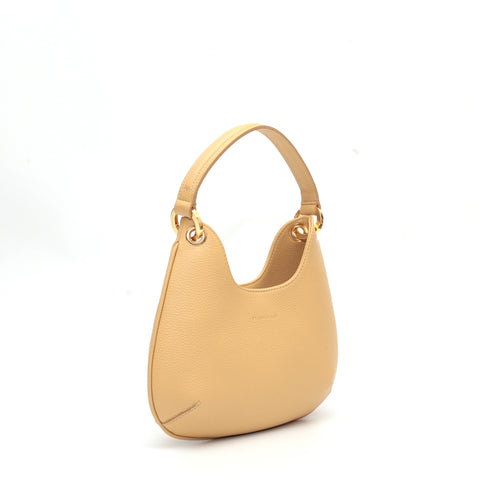 Mini Lou, borsa compatta da donna a tracolla, realizzata in pelle martellata burro, con lavorazione artigianale firmata Pianigiani Bags