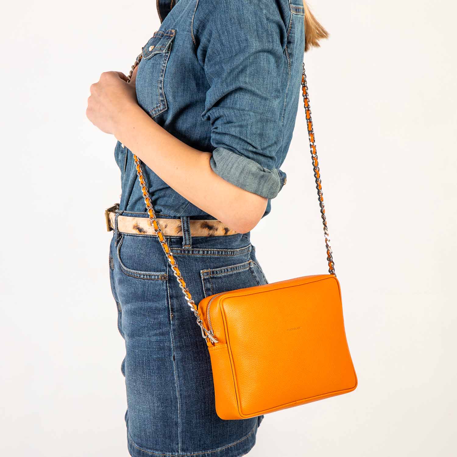 Borsa donna a tracolla in pelle arancione,prodotta a mano presso Pianigiani bags