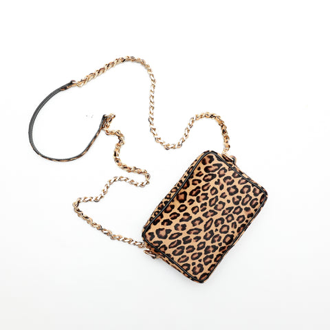 Miss bag misura piccola, borsa da donna a tracolla in pelle maculata e laccio con catena color oro, prodotta in Italia da Pianigiani Bags.