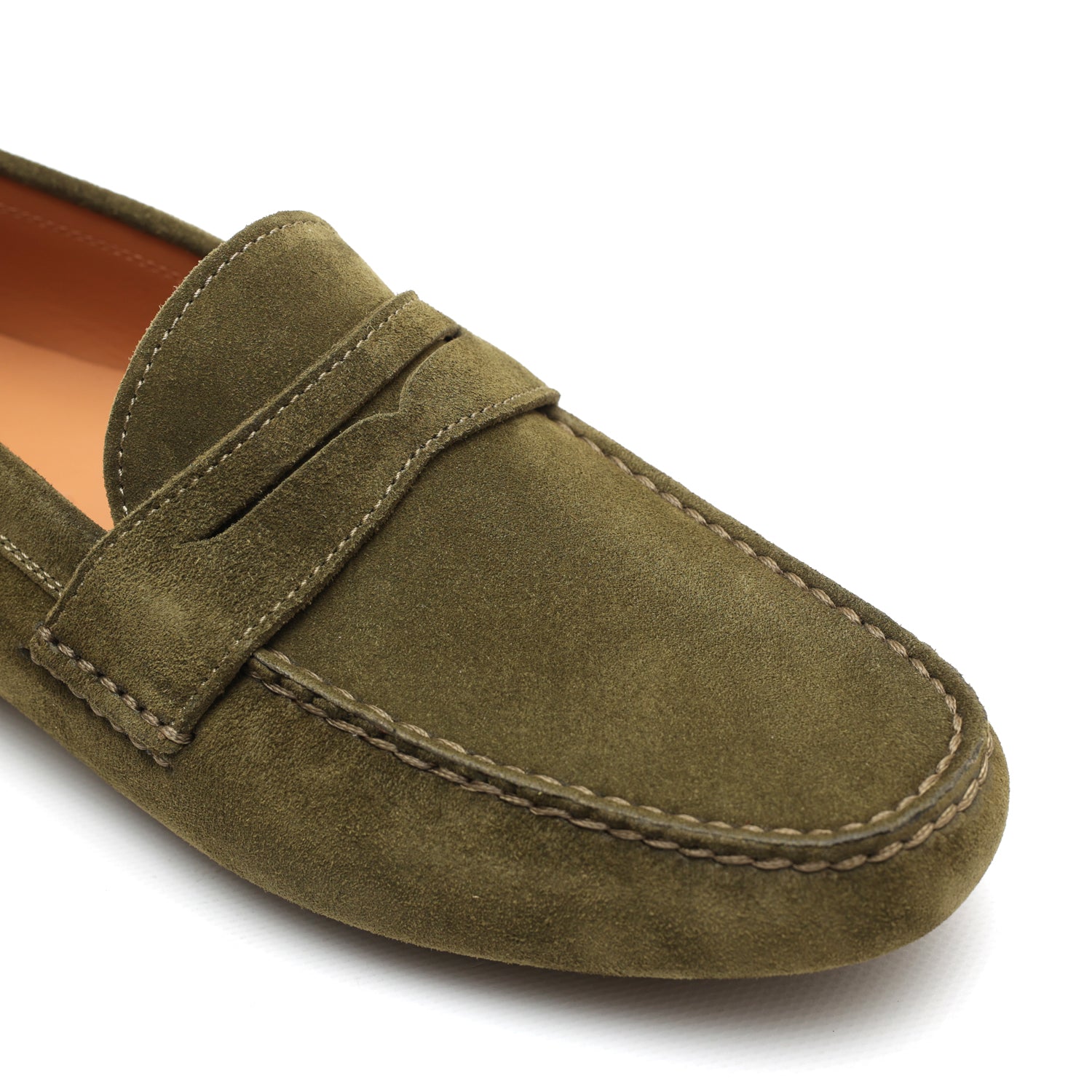 Mocassino da uomo in morbida pelle scamosciata verde, fatto a mano presso Pianigiani Bags.