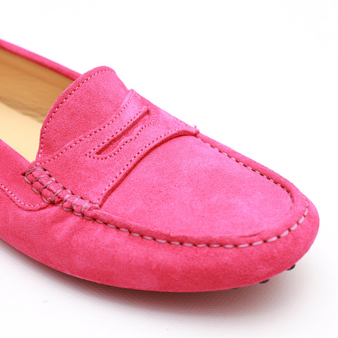 Mocassino da donna scamosciato rosa, modello gommino. Prodotto in Italia.