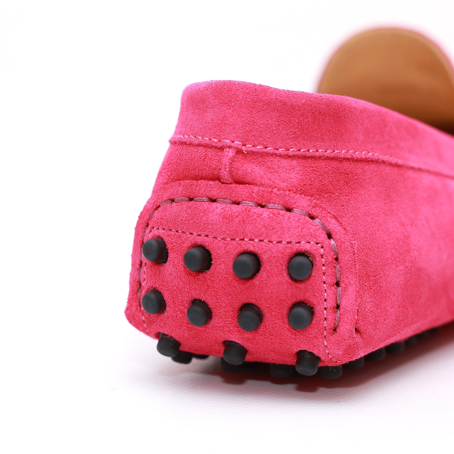 Mocassino da donna scamosciato rosa, modello gommino. Prodotto in Italia.