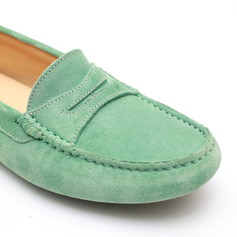 Mocassino da donna scamosciato verde, modello gommino. Prodotto in Italia.
