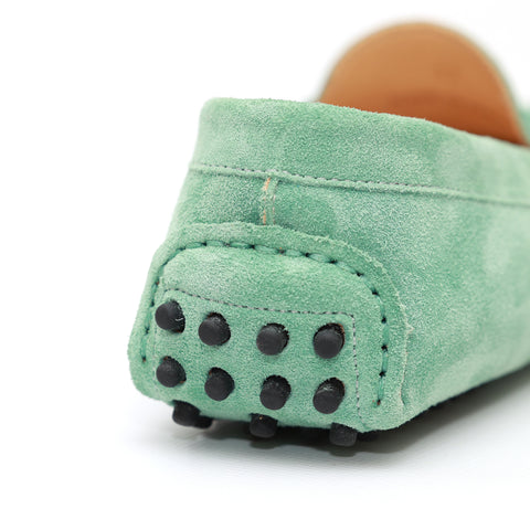 Mocassino da donna scamosciato verde, modello gommino. Prodotto in Italia.
