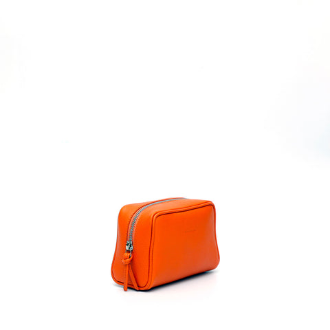 Pochette da viaggio Ball S in pelle martellata arancio prodotta in Italia da Pianigiani bags