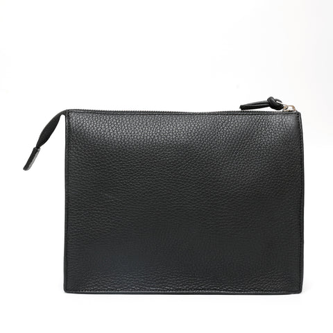 Pocket grande in pelle martellata nera, pochette da viaggio e per uso quotidiano, realizzata da Pianigiani Bags.