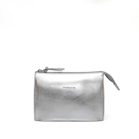 Pocket piccola in pelle liscia argento, pochette da viaggio e per uso quotidiano, realizzata da Pianigiani Bags.