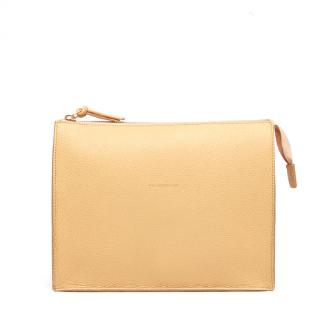 Pocket grande in pelle martellata burro, pochette da viaggio e per uso quotidiano, realizzata da Pianigiani Bags.