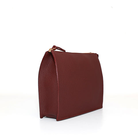 Pocket grande in pelle martellata mosto pochette da viaggio e per uso quotidiano, realizzata da Pianigiani Bags.