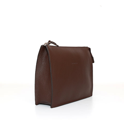 Pocket grande in pelle martellata tabacco, pochette da viaggio e per uso quotidiano, realizzata da Pianigiani Bags.