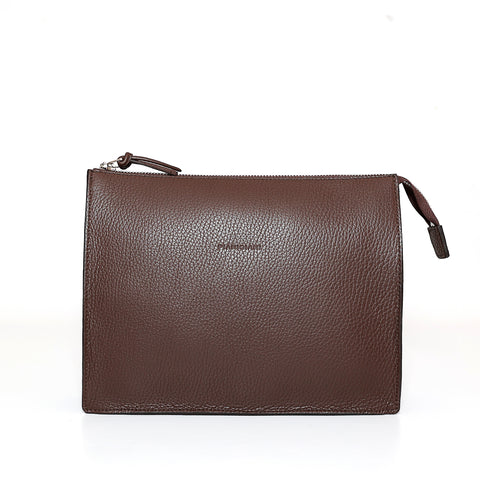 Pocket grande in pelle martellata tabacco, pochette da viaggio e per uso quotidiano, realizzata da Pianigiani Bags.