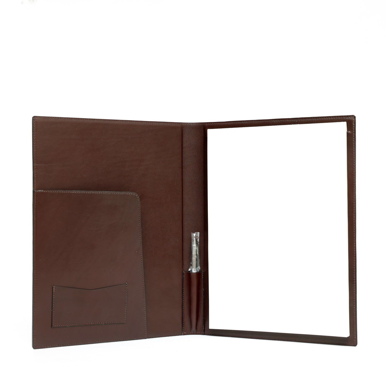 Porta blocco A4 in pelle liscia testa di moro, realizzato a mano con lavorazione artigianale. Design elegante e professionale