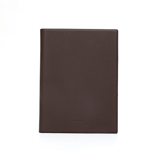 Portablocco formato A4 in pelle martellata marrone. Prodotto a mano da Pianigiani bags