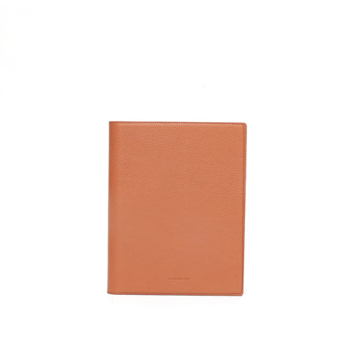 Portablocco formato A5 in pelle martellata caramello. Prodotto a mano da Pianigiani bags