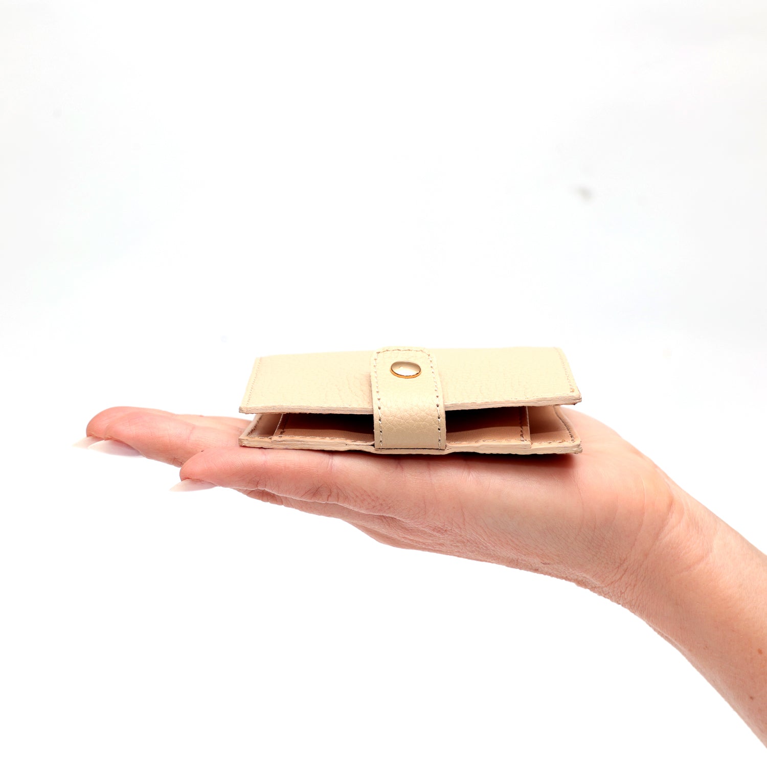 Portafoglio Cara in pelle martellata beige prodotto da Pianigiani bags