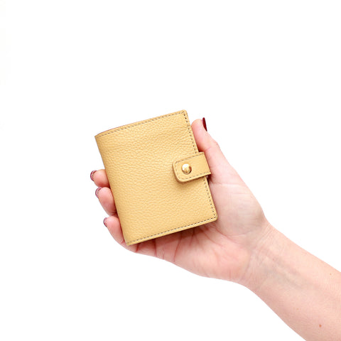 Portafoglio Cara in pelle martellata burro prodotto da Pianigiani bags