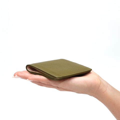 Portafoglio da uomo in pelle martellata verde oliva con spazio per banconote, 6 carte di credito, documenti , prodotto da Pianigiani Bags