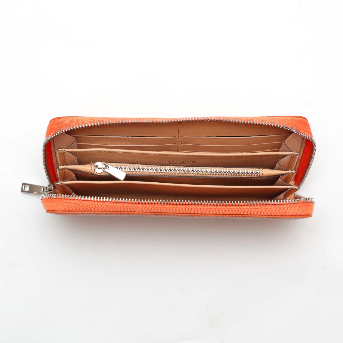 Portafoglio Zip - modello compatto in pelle arancio con tasca per banconote, spazi carte e portamonete, chiusura con zip by Pianigiani