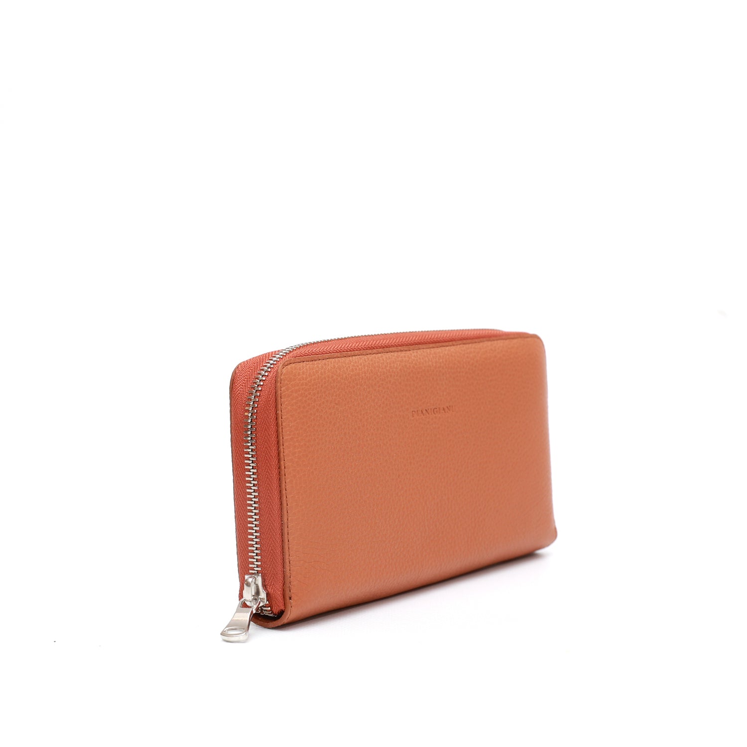 Portafoglio da donna in pelle martellata caramello, chiusura laterale con zip, interno in cuoio naturale, prodotto da Pianigiani.