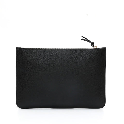 Rose, borsa a mano con polsino e chiusura zip in pelle nera, prodotta da Pianigiani Bags in Italia.