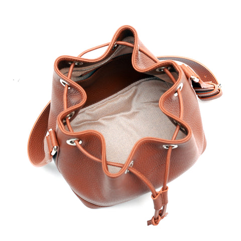 Secchiello in pelle martellata marrone, prodotto da Pianigiani Bags.