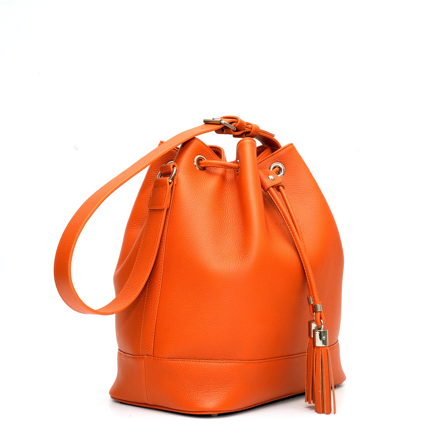Secchiello Sofia borsa a spalla da donna in pelle martellata verde oliva, realizzata e venduta da Pianigiani Bags