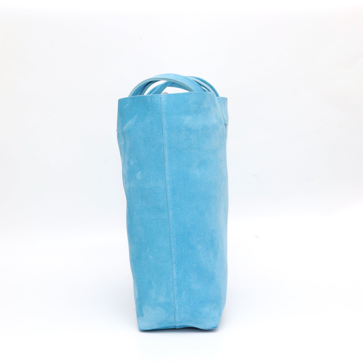 Borsa Soft bag 2.4 in pelle scamosciata denim, si indossa a mano ed ha una tasca interna con zip. Prodotta in Italia da Pianigiani.
